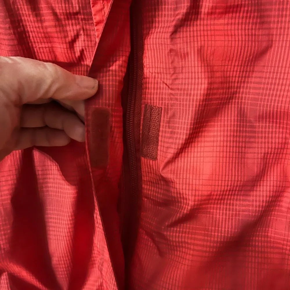 Women’s White Sierra Packable windbreaker/ jacket- Size Smalll - Image 7