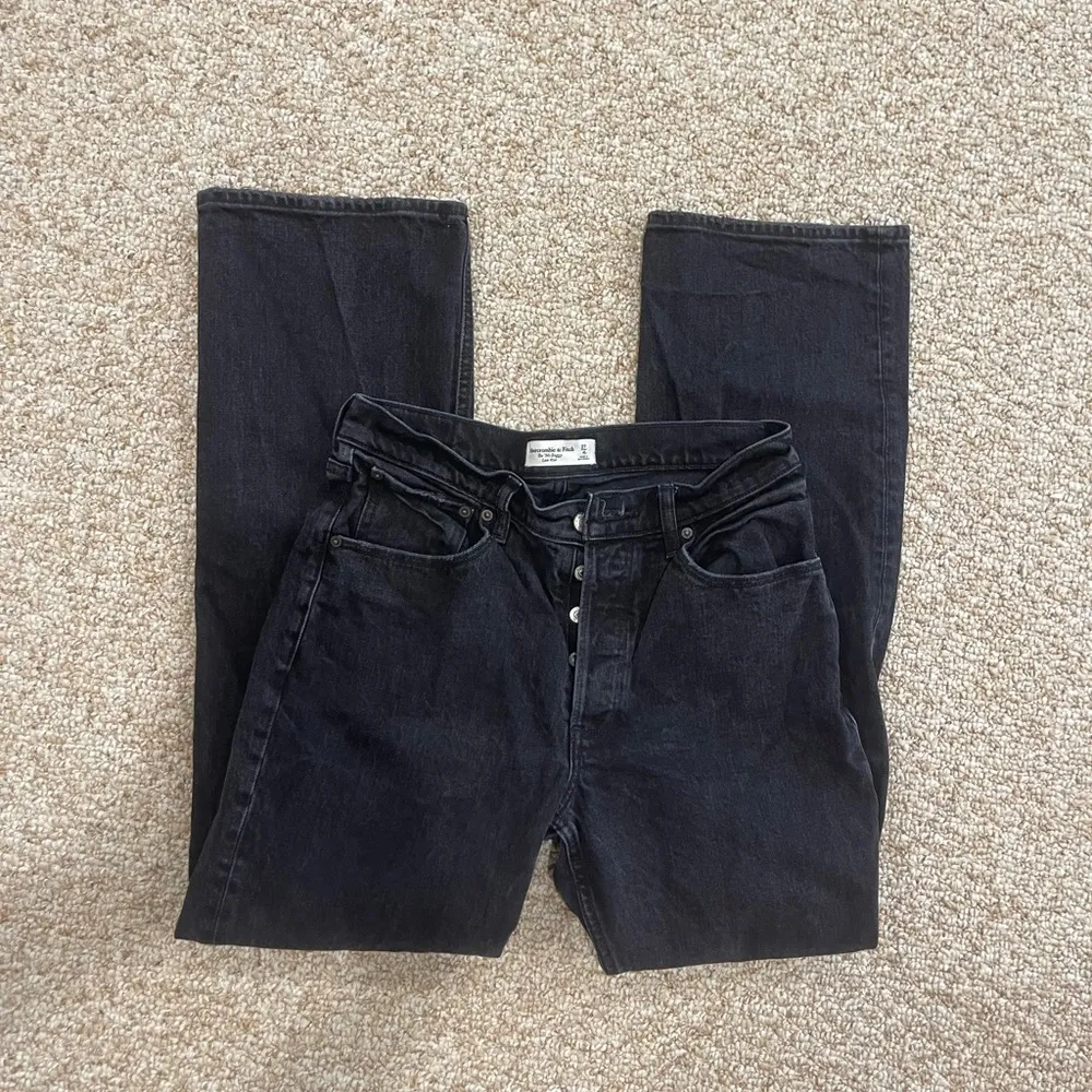 Abercrombie Low Rise Baggy Jeans - Image 2