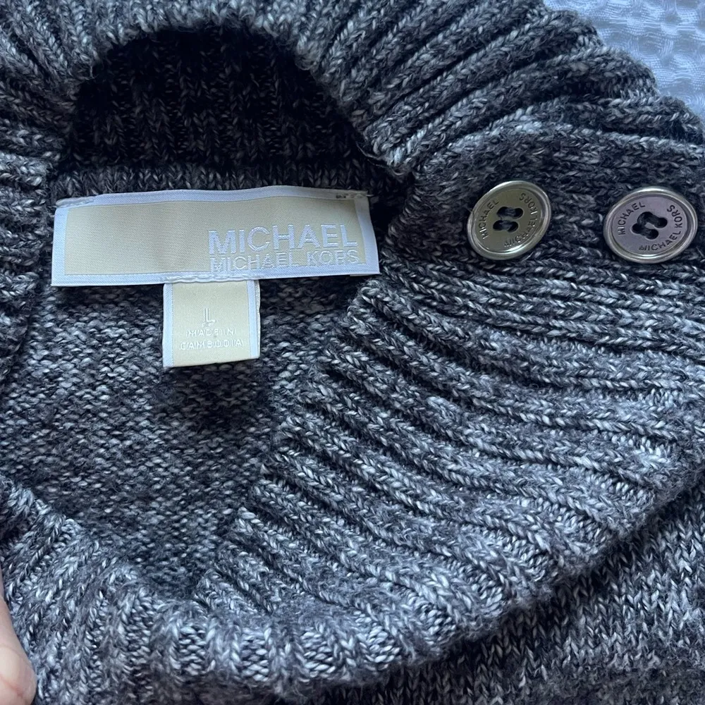 Michael Kors Grey Knit Sweater Mock Turtle Neck Silver Buttons Business Casual - Image 5