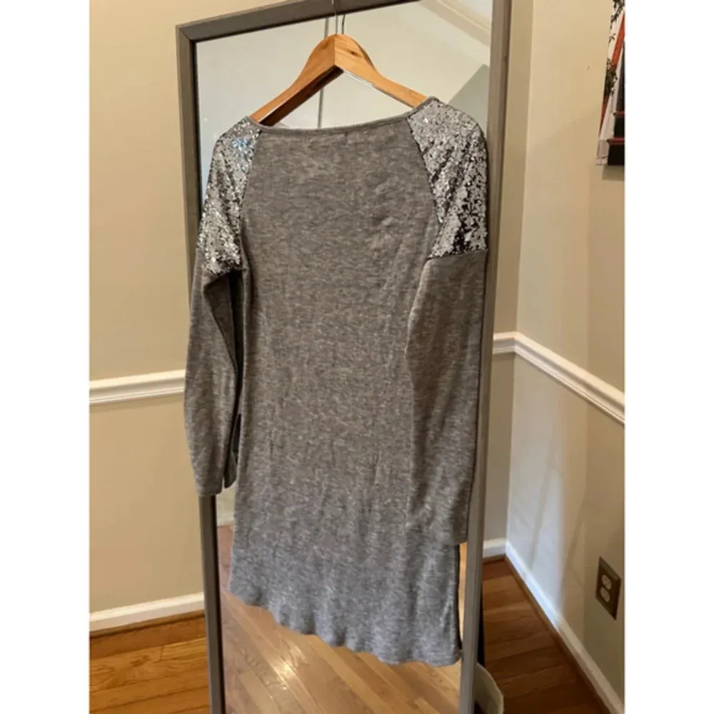 UA Los Angeles Gray Silver Sequined Long Sleeve Sweater M - Image 3
