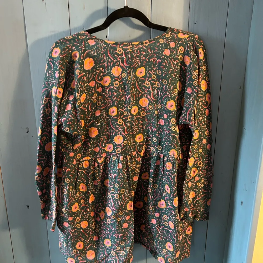 Roller Rabbit  Floral Print Women's Blouse, Size Small - Image 4