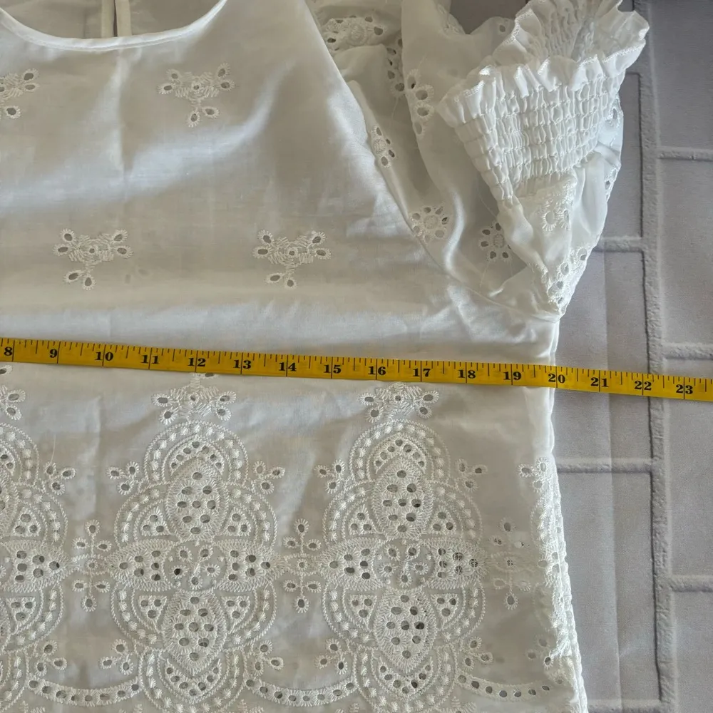 Eyelet Embroidery Puff Sleeve Blouse Tops Round Neck Half Sleeve Size L 8/10 - Image 9