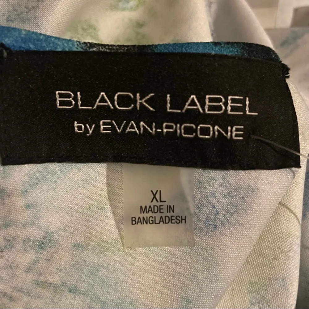 Black Label  by Evan Picone blue floral sleeveless top - Image 4