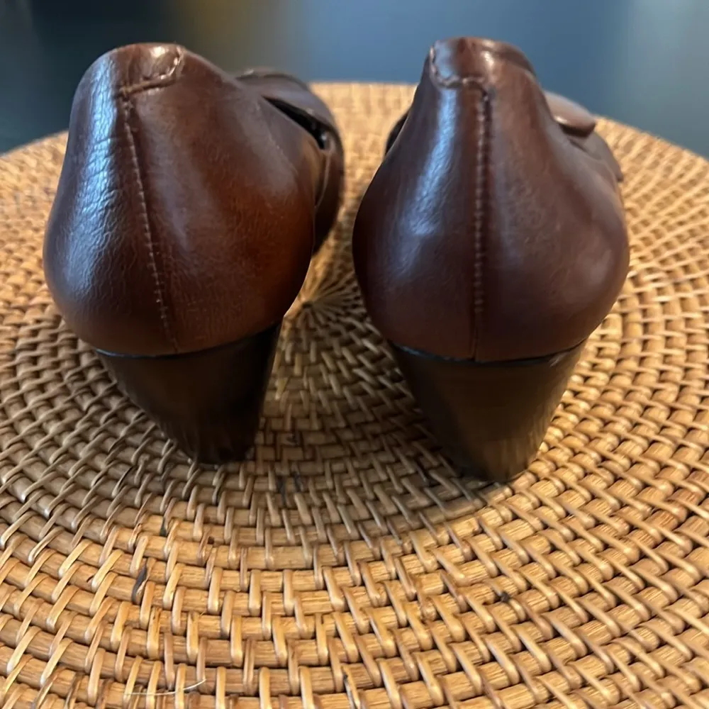 Super cute BareTraps heels - Image 3