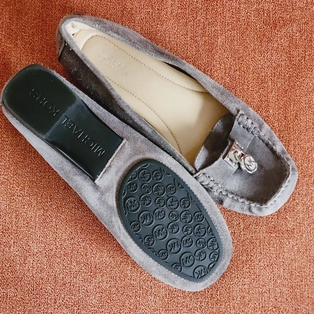 Michael Michael Kors gray suede padlock moccasins size 7 - Image 6