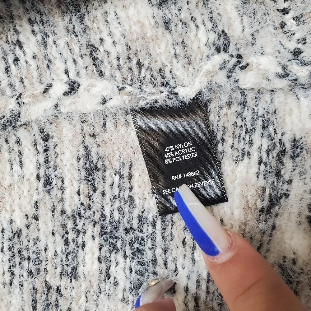 Torrid Light Grey Open Knit Space Dye Open Cardigan Size: 2 - Image 4