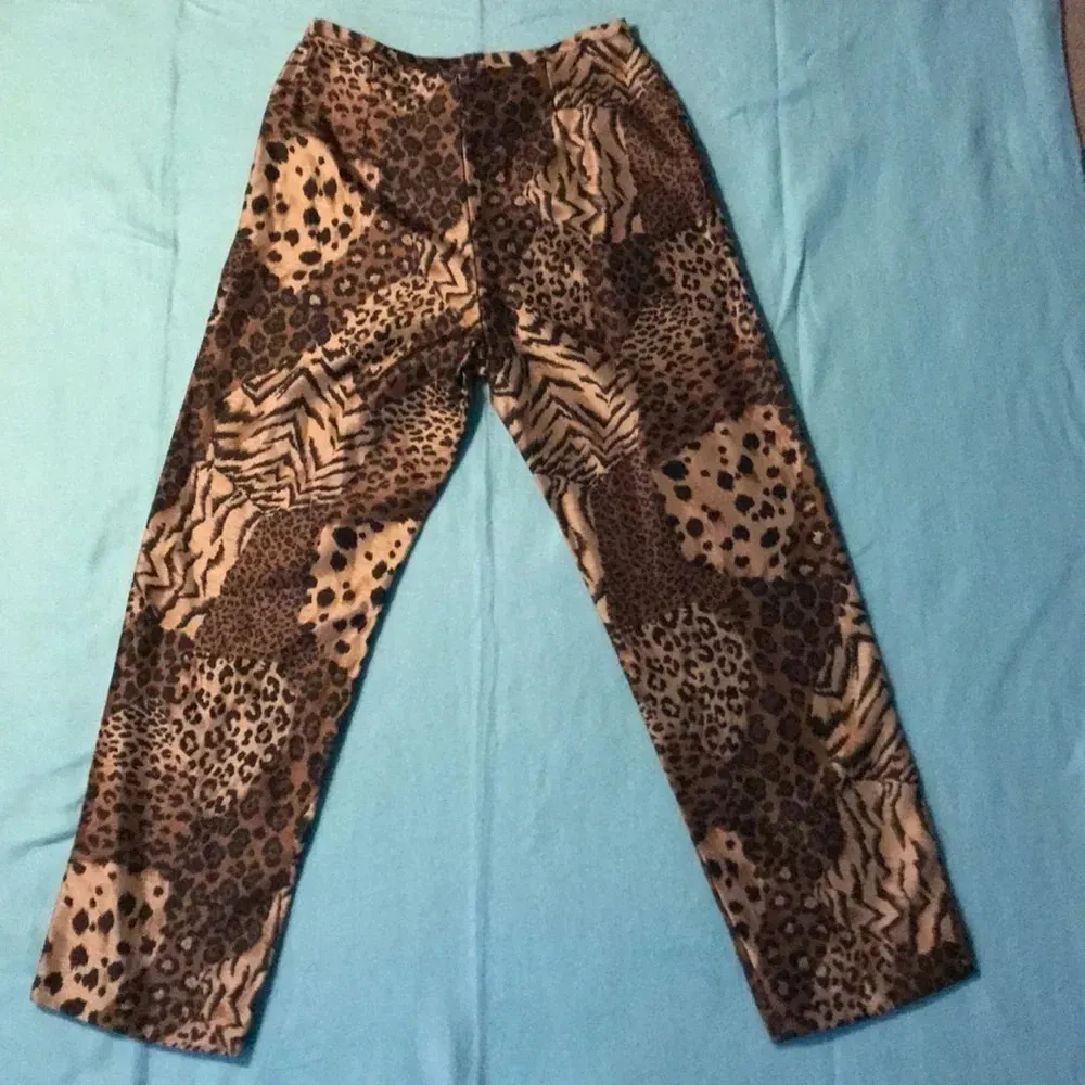 𝅺SCARLETT blouse blazer jacket shacket and animal print pants set size 10 - Image 2