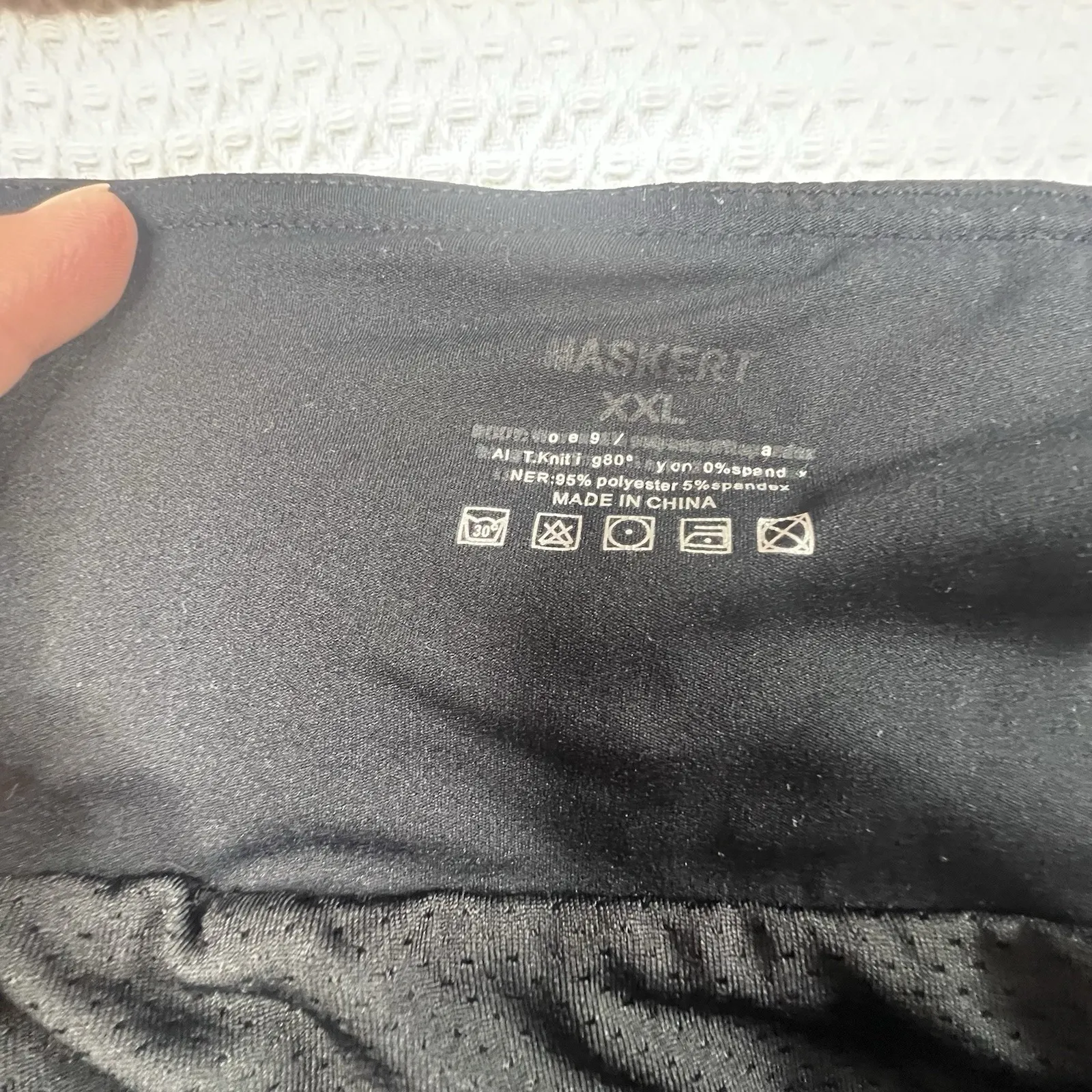 Maskert Plus Size XXL Women's Black Camo Athletic Running Shorts with Pockets‎ - Image 5