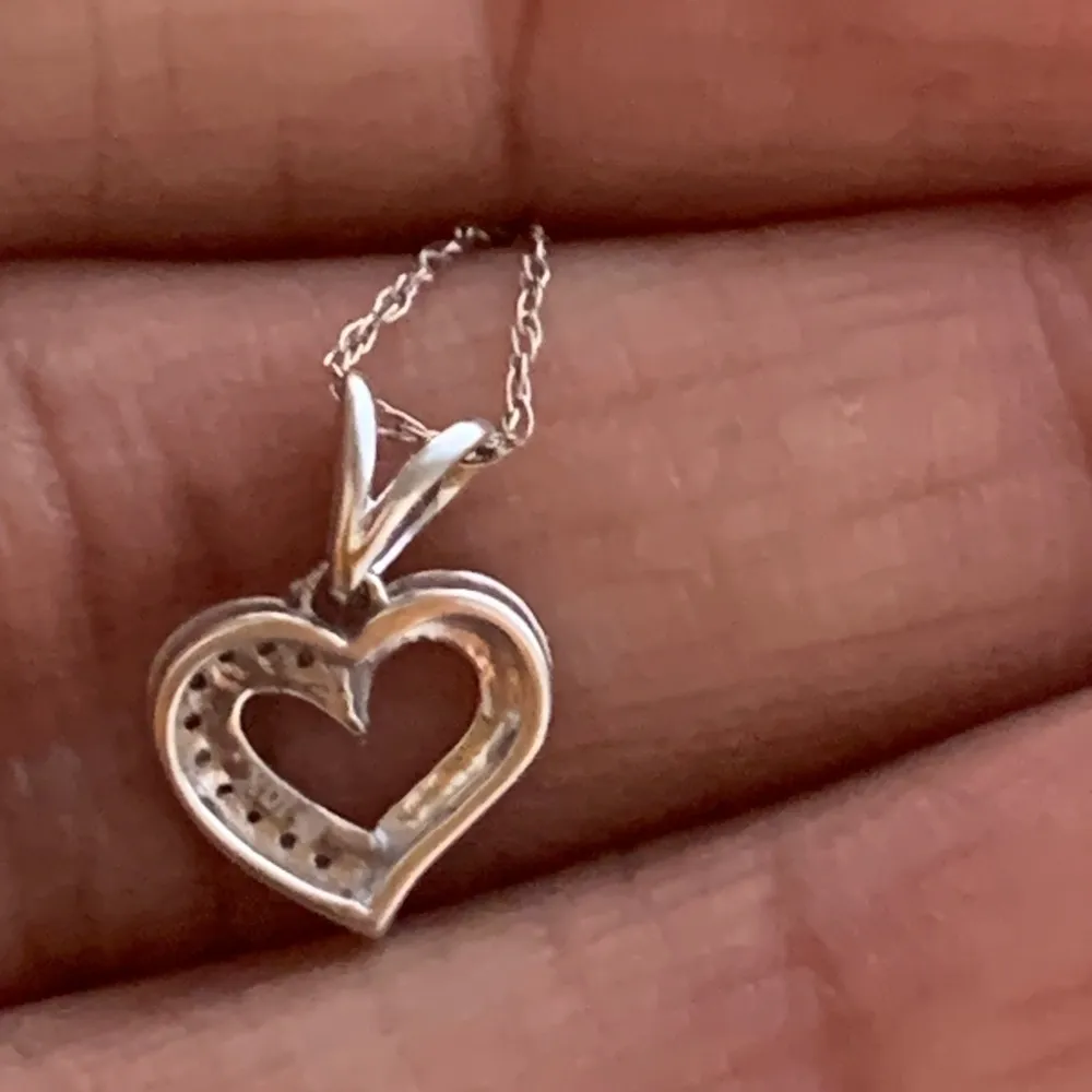 10k Gold Diamond Heart Necklace - Image 9