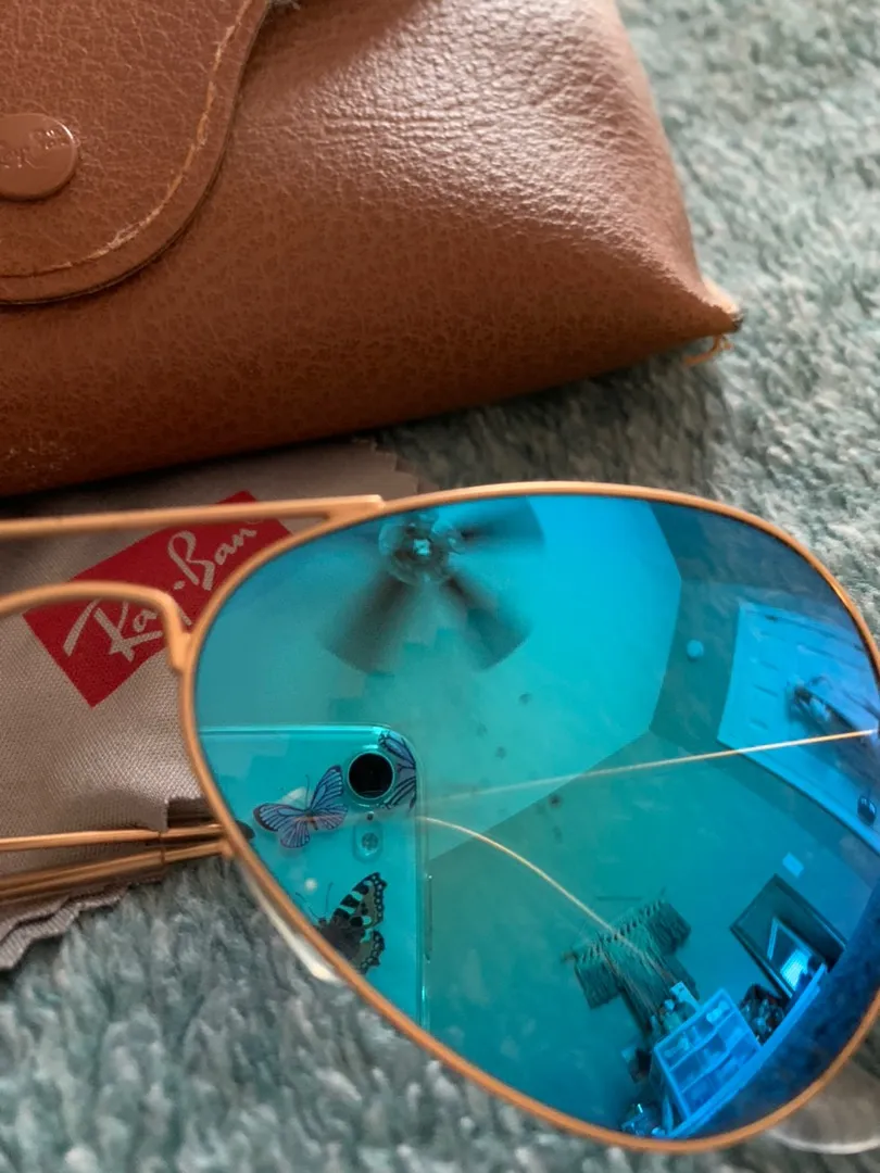 Ray-Ban Blue Polarized Aviator - Image 3