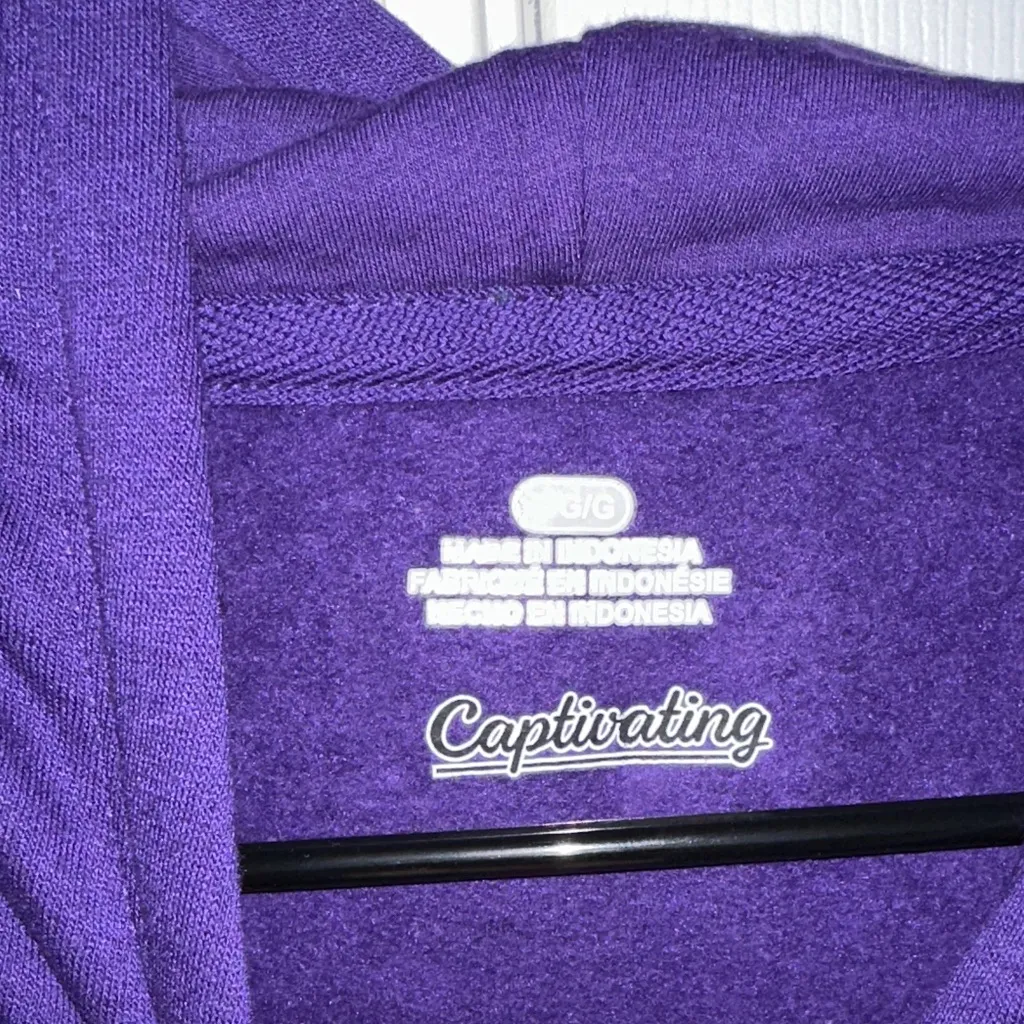 Washington Huskies Women's Purple Hoodie Size L - Image 3
