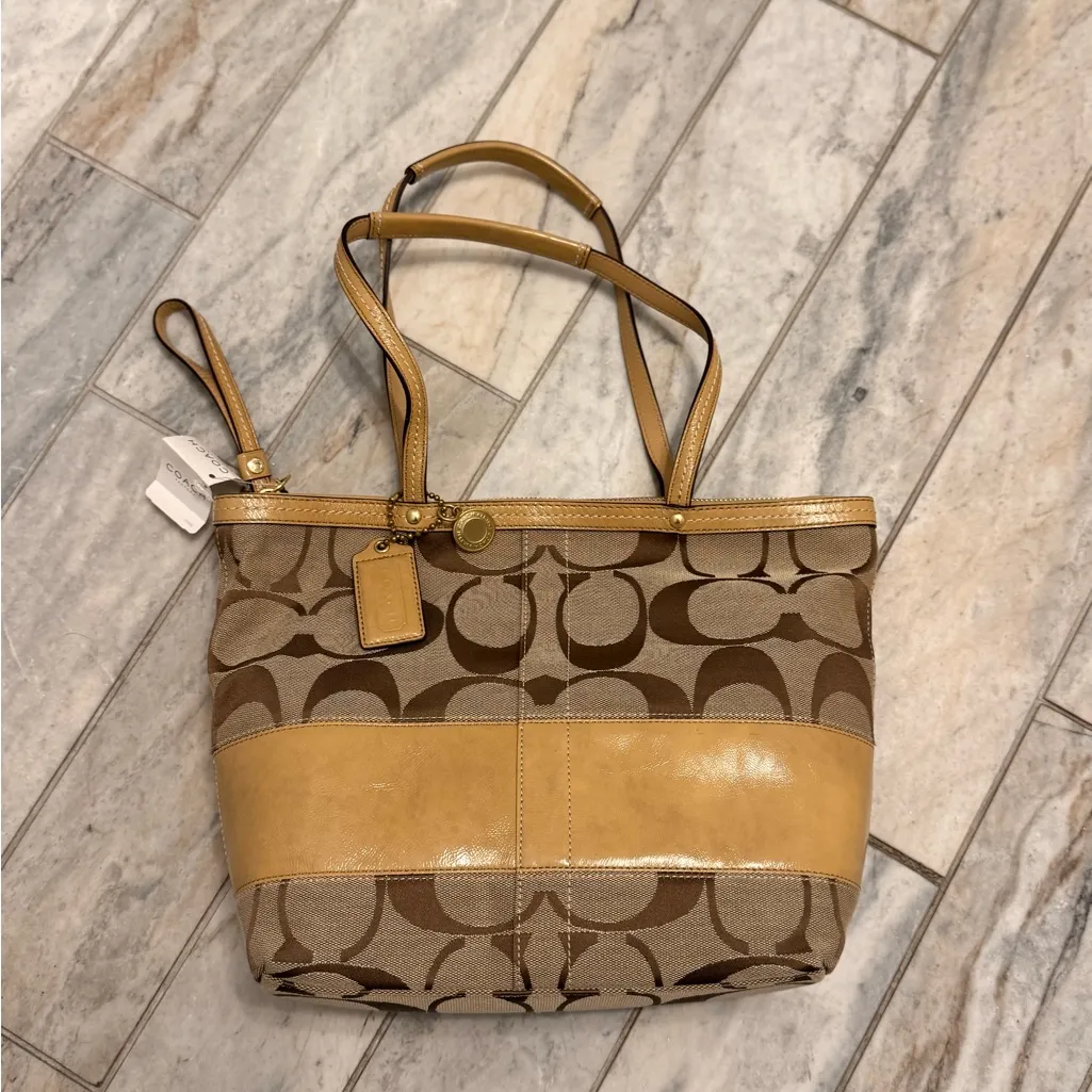 NEW Coach Beige and Brown Signature Shoulder Tote w/2 tags MSRP $268 - Image 9