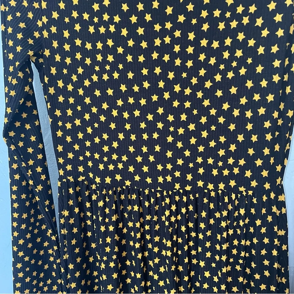 Black and Yellow Mock Neck Long Sleeve Maxi Star Print Dress Size M - Image 5