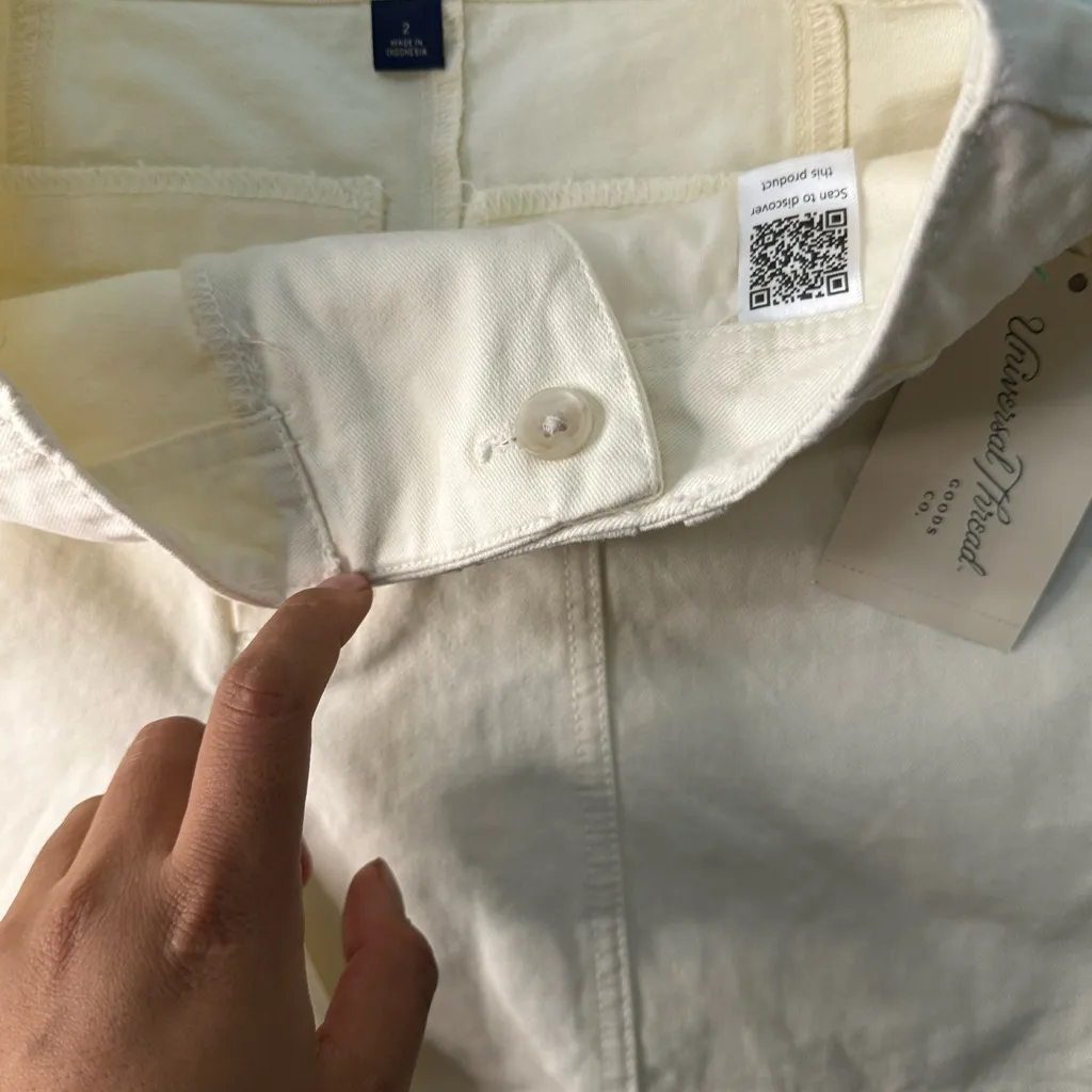 Universal Thread High Waist Cream Shorts - Image 4