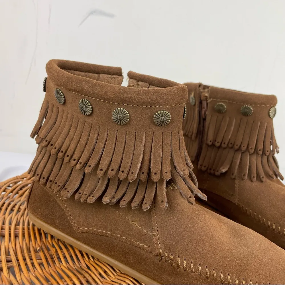 Minnetonka Women's Fringe Moccasins - Image 7