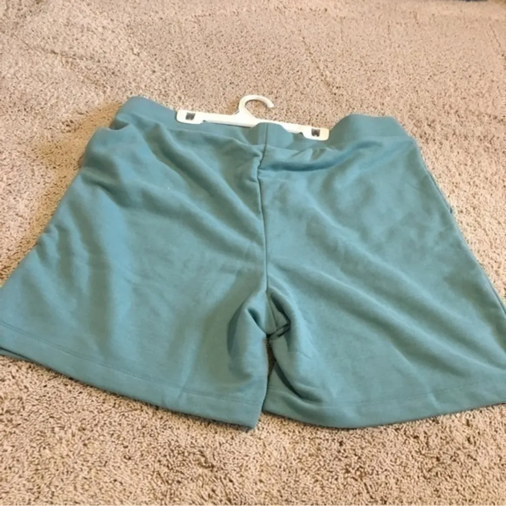 Lands End Serious Sweatshorts woman’s size Large 14/16 green NWOT - Image 5