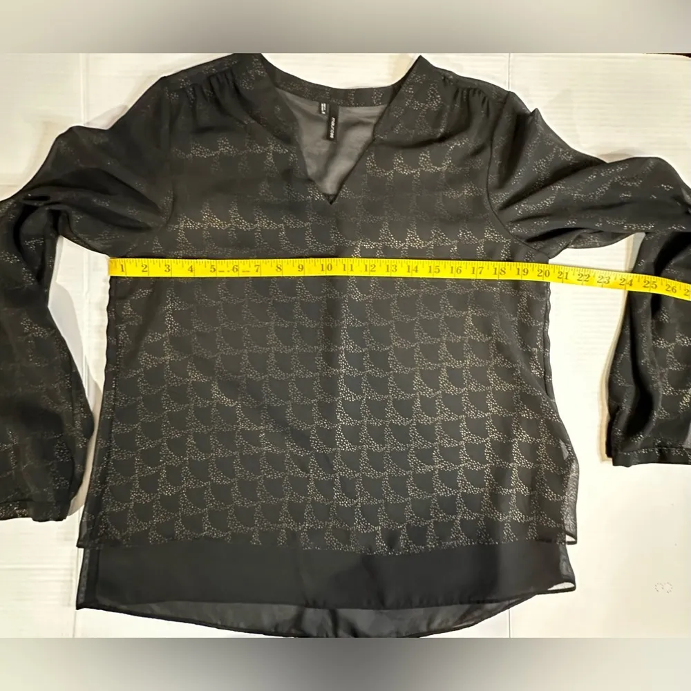 Maurice’s Double Layered Black W/gold Design Long Sleeve Sheer V-neck Blouse Med - Image 4