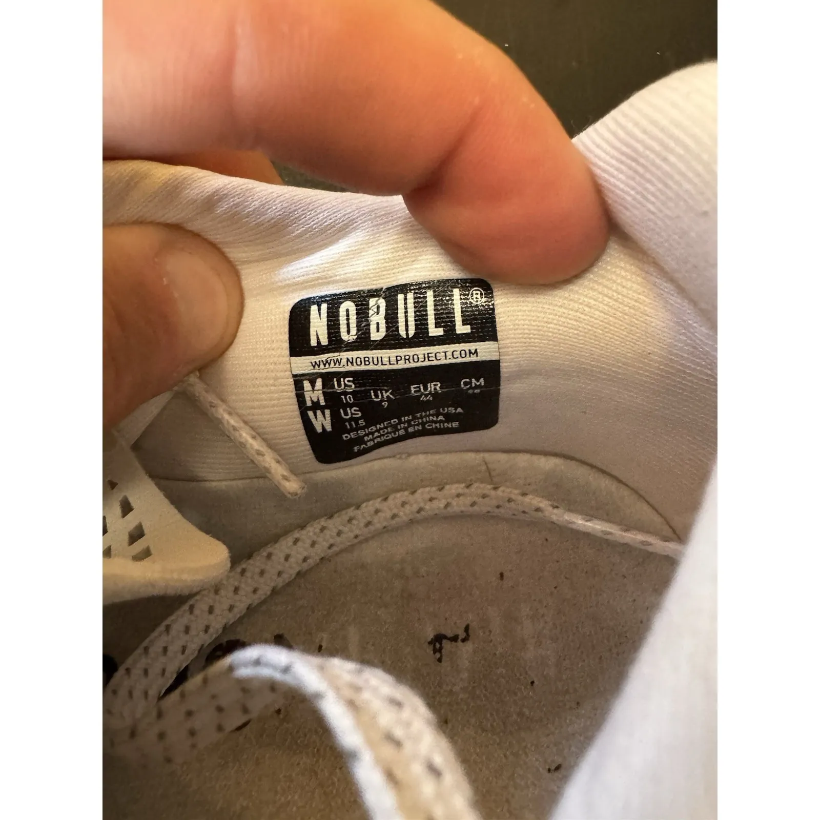 NoBull White Mesh Runner Sneakers Camo Sole Men's 10/ Women's 11.5 EUC - Image 4