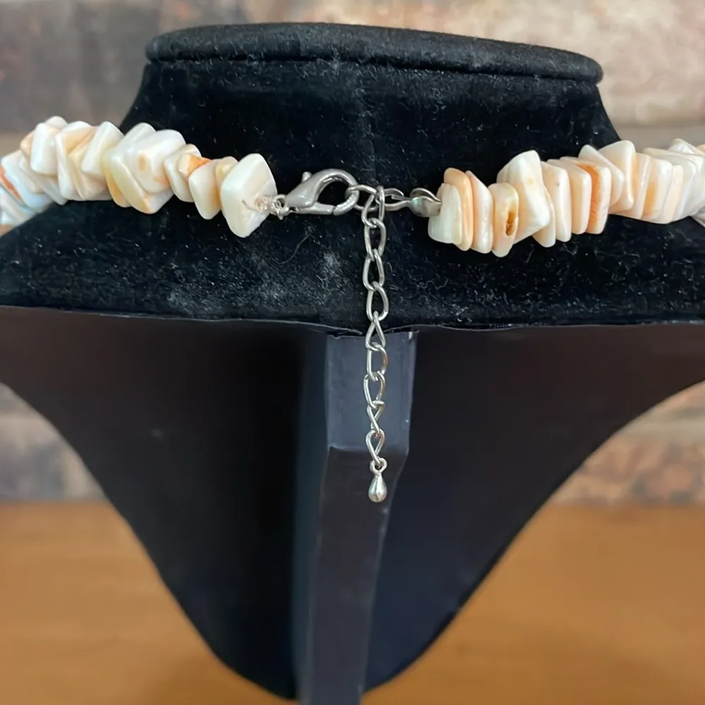 Vintage 1980's Peach Orange Conch Shell Necklace - Image 4