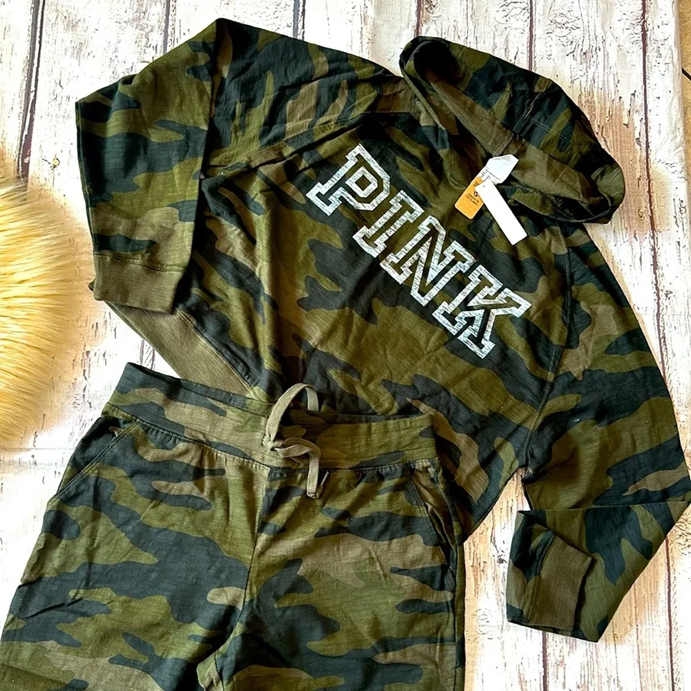 Pink By Victoria’s Secret Light Weight Camo Crop Top Sweatsuit - Image 2