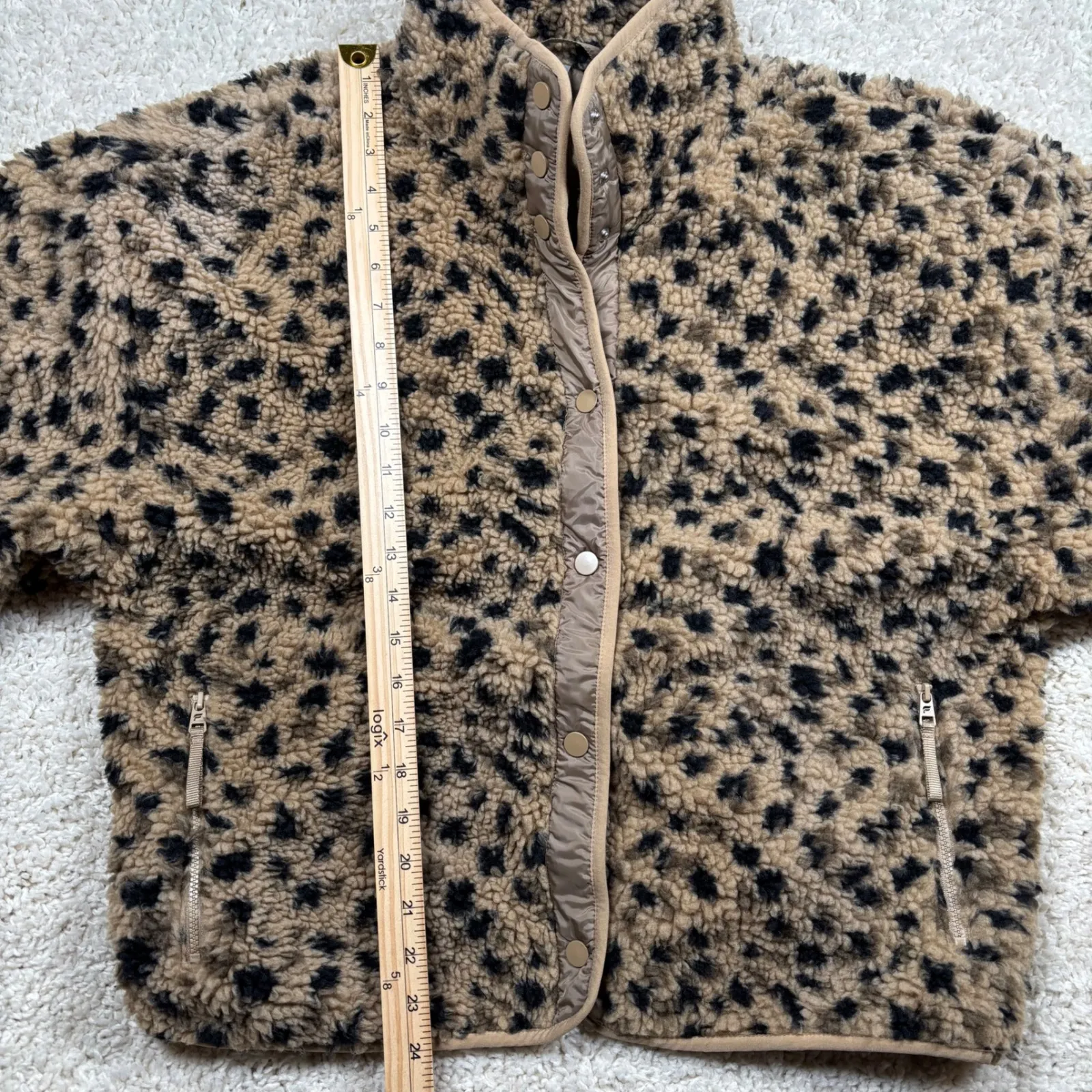 Fabletics Tahoe Teddy Jacket Leopard Print Fleece Snap Front Women's Size Large - Image 5