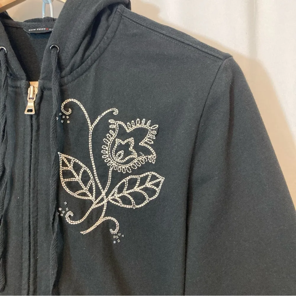 Y2K New York and Company Embroidered Floral Beaded Full Zip Hooded Sweatshirt Black Size L - Image 3