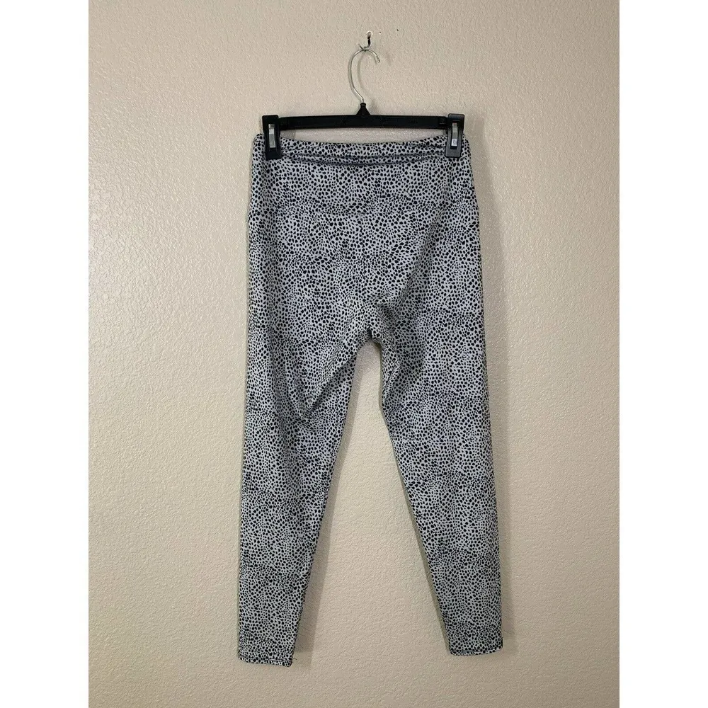 Onzie Flow High Waist Legging Black White Animal Print - Image 2
