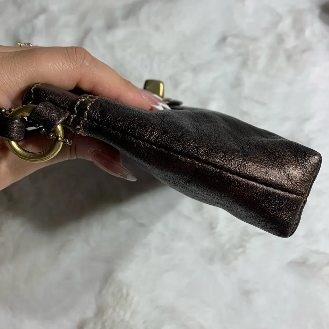 y2k COACH Bronze Turnlock Wristlet - Image 5