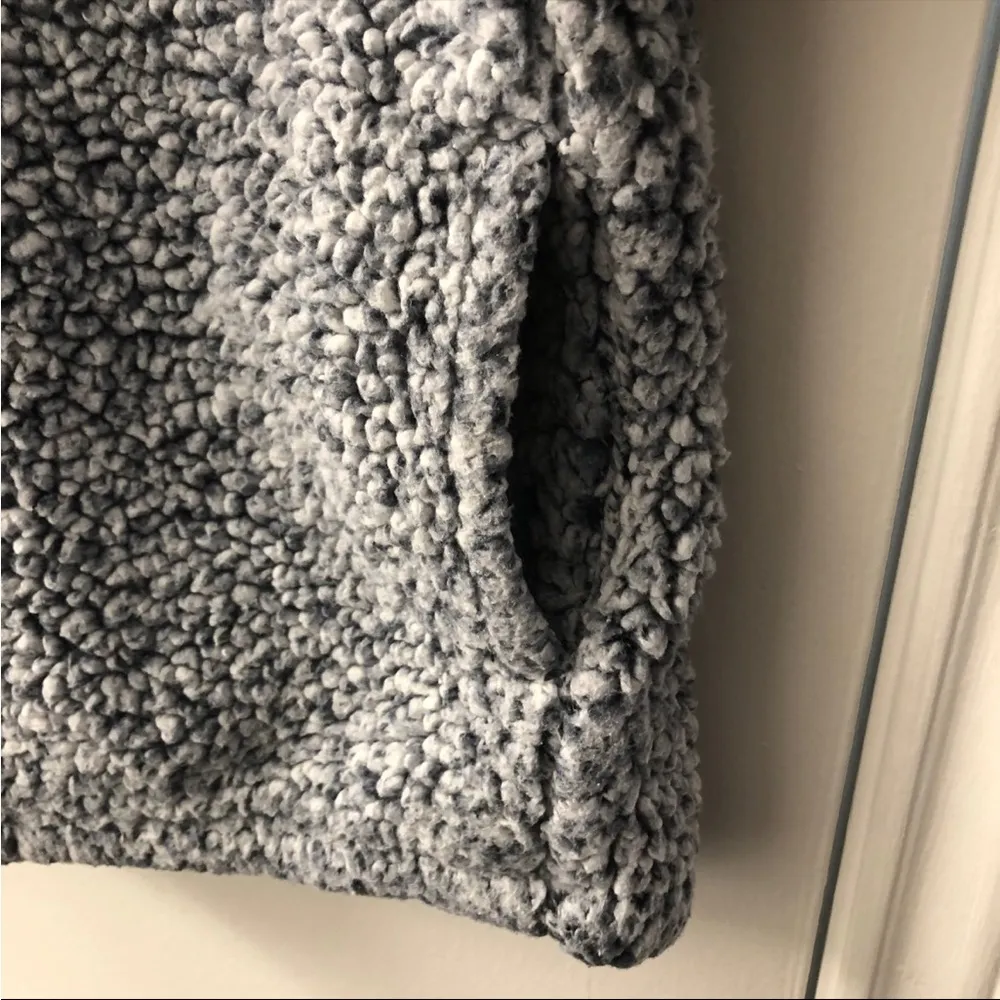 Blue sherpa jacket size L - Image 5