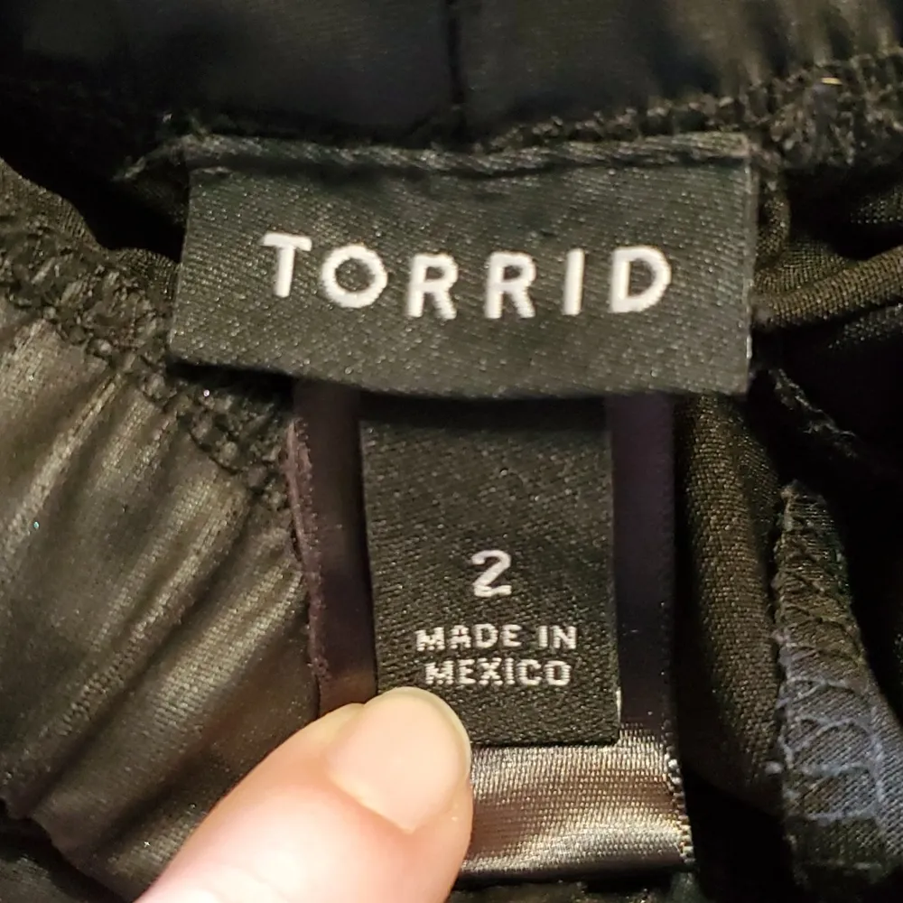 Torrid Faux Leather Leggings sz 2 - Image 3