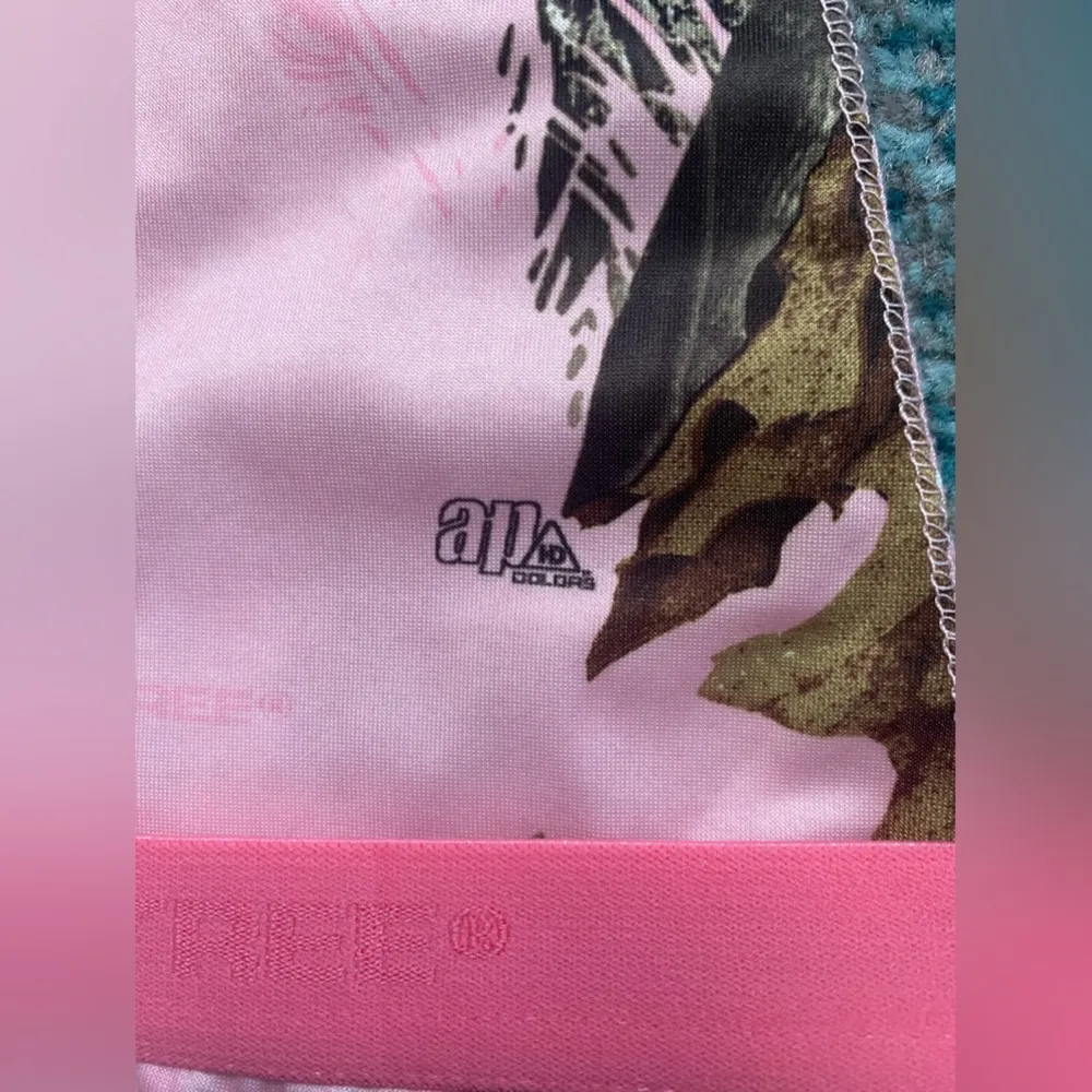 Realtree women’s pink camo hunting leggings, size large - Image 5