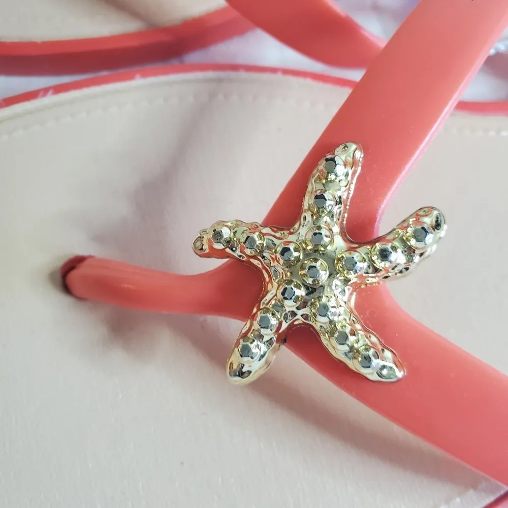 𝅺Bobbie and brooks CORAL with gold starfish sandals flip flop size L (10-11) - Image 4