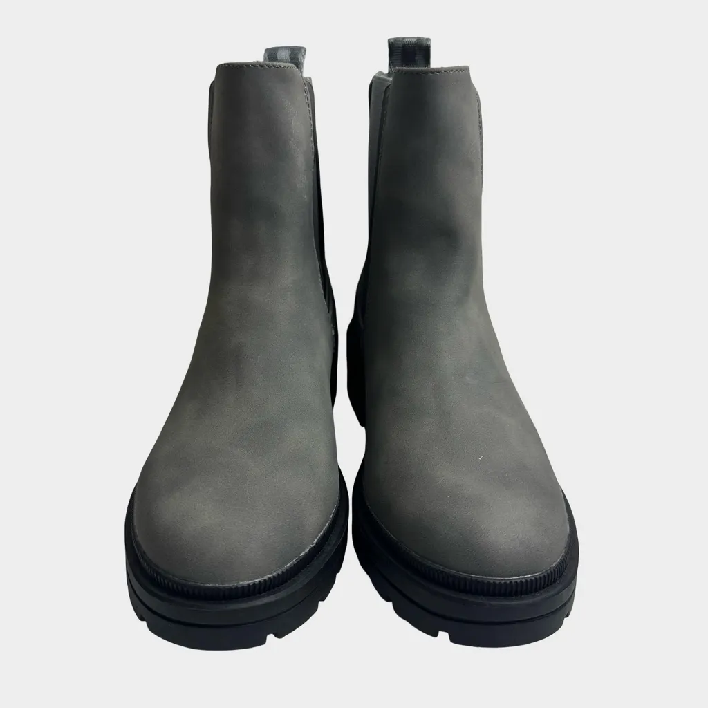 Rocket Dog Gray Chelsea Lug Sole Ankle Boots Size 8.5 - Image 2