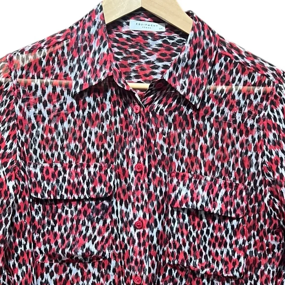 Equipment Femme Slim Signature Leopard Print Silk Top Size Small - Image 4
