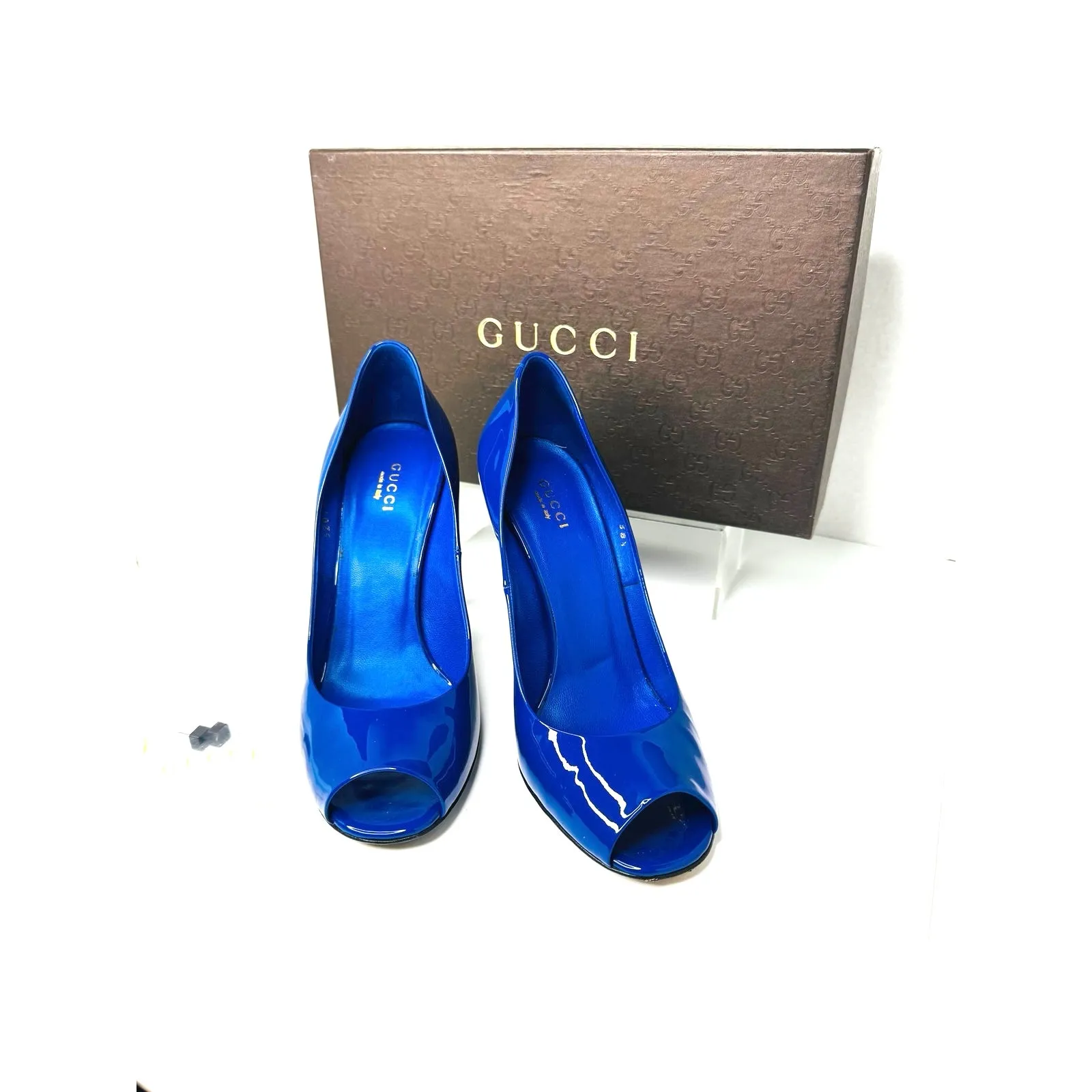 Gucci Vernice Crystal Peep Toe Pumps Ink Blue Patent Leather Heels Size 38.5 - Image 2