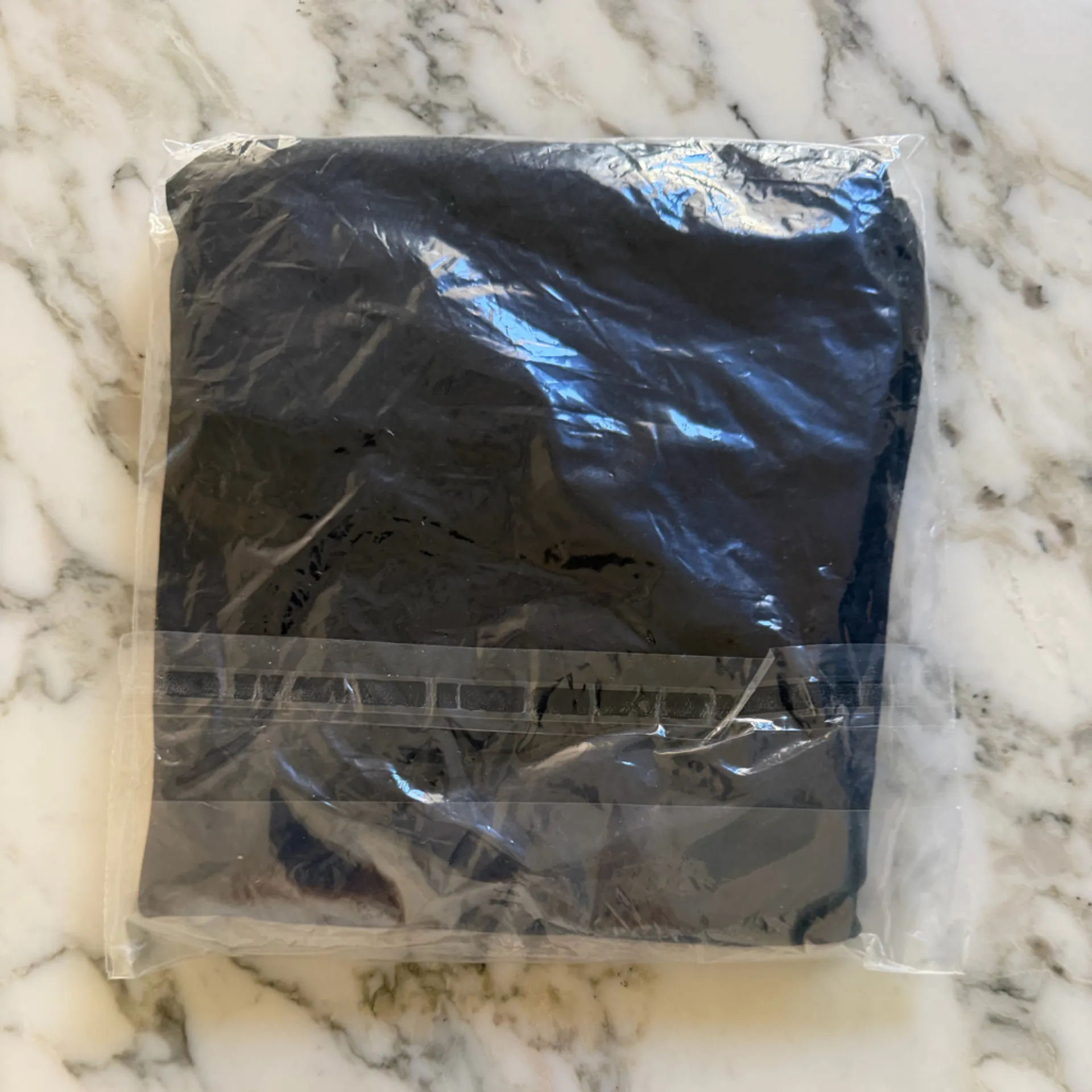 NWT Quince Women's Ultra-Form High-Neck Cropped Activewear Tank Black Size L - Image 5