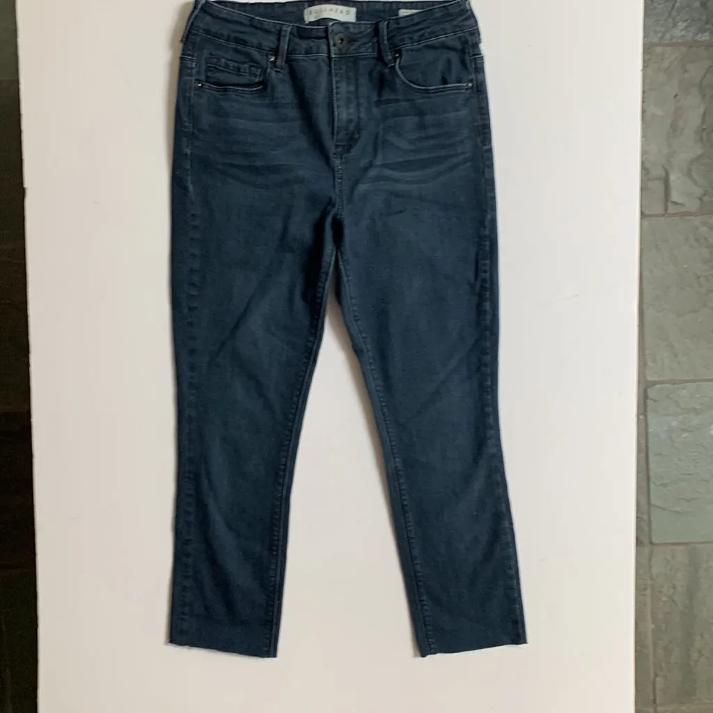 Bullhead high rise skinniest dark wash cropped raw hem capri denim jeans - Image 4