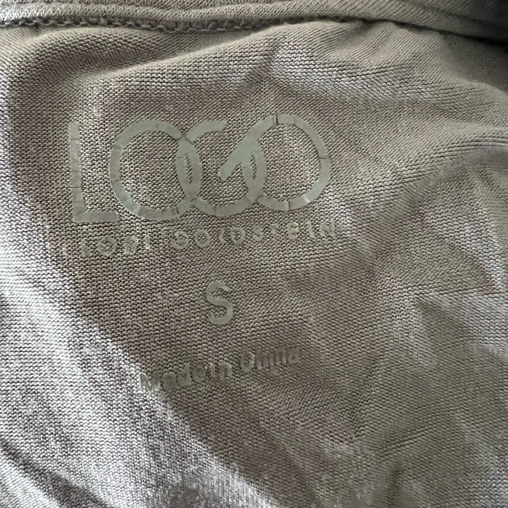 LOGO by Lori Goldstein Asymmetric Hem Button Layering Top Cardigan | Grey | S - Image 6