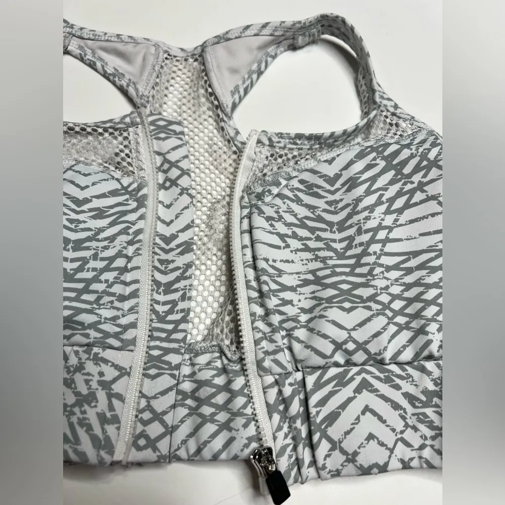 Sam Edelman geometric zip front sports bra size small - Image 4