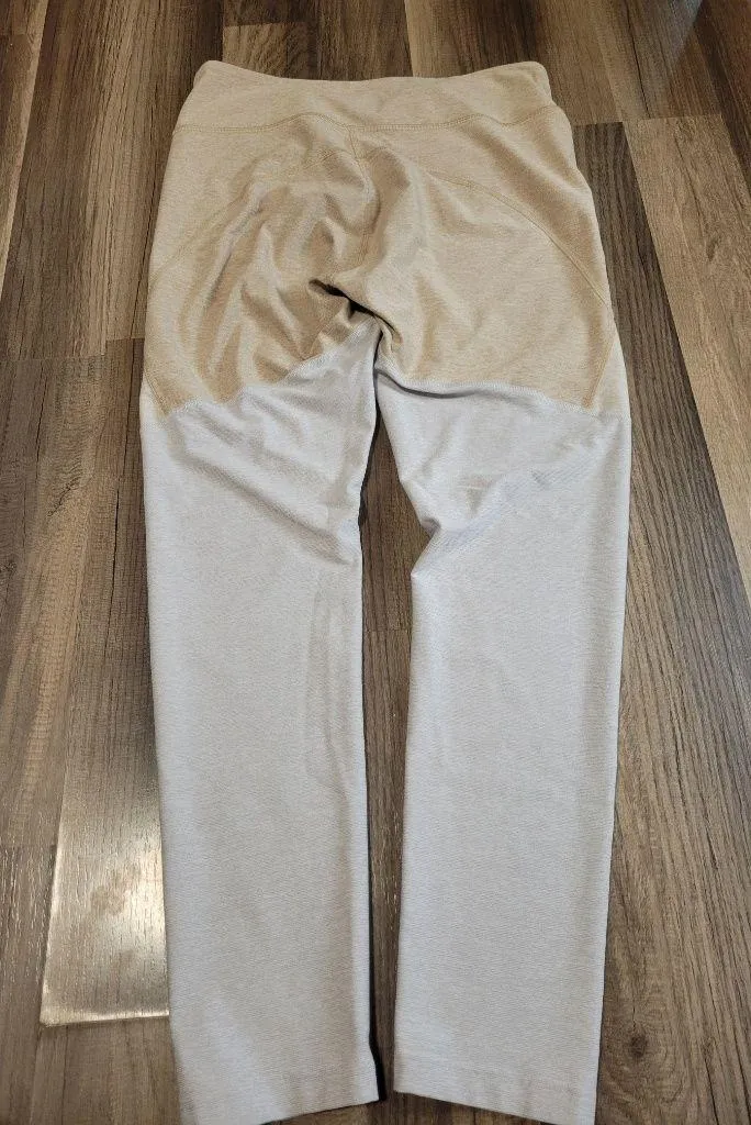 Outdoor Voices 7/8 Tri Tone Color Block Leggings Oatmeal Desert Cloud Size L - Image 4