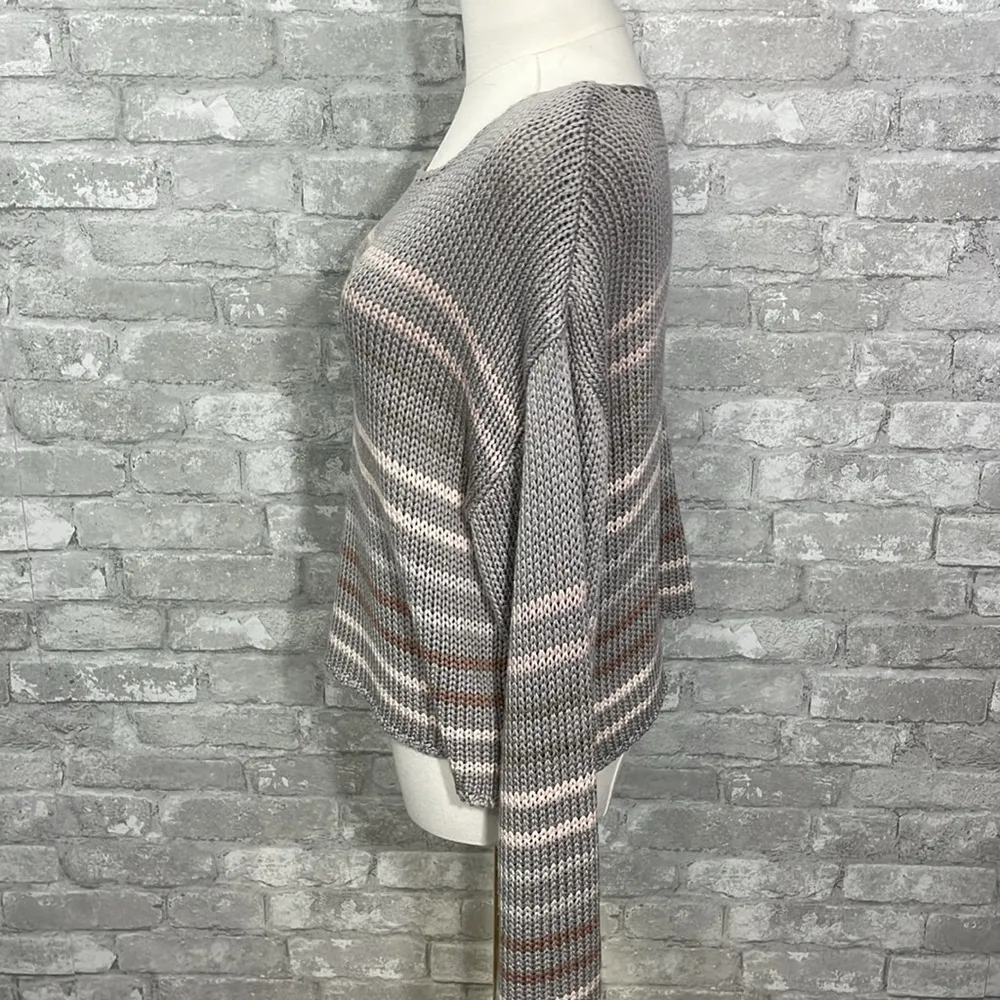 Lovestitch Gray and Brown Crew Neck Sweater with Ribbed Knit - Image 3
