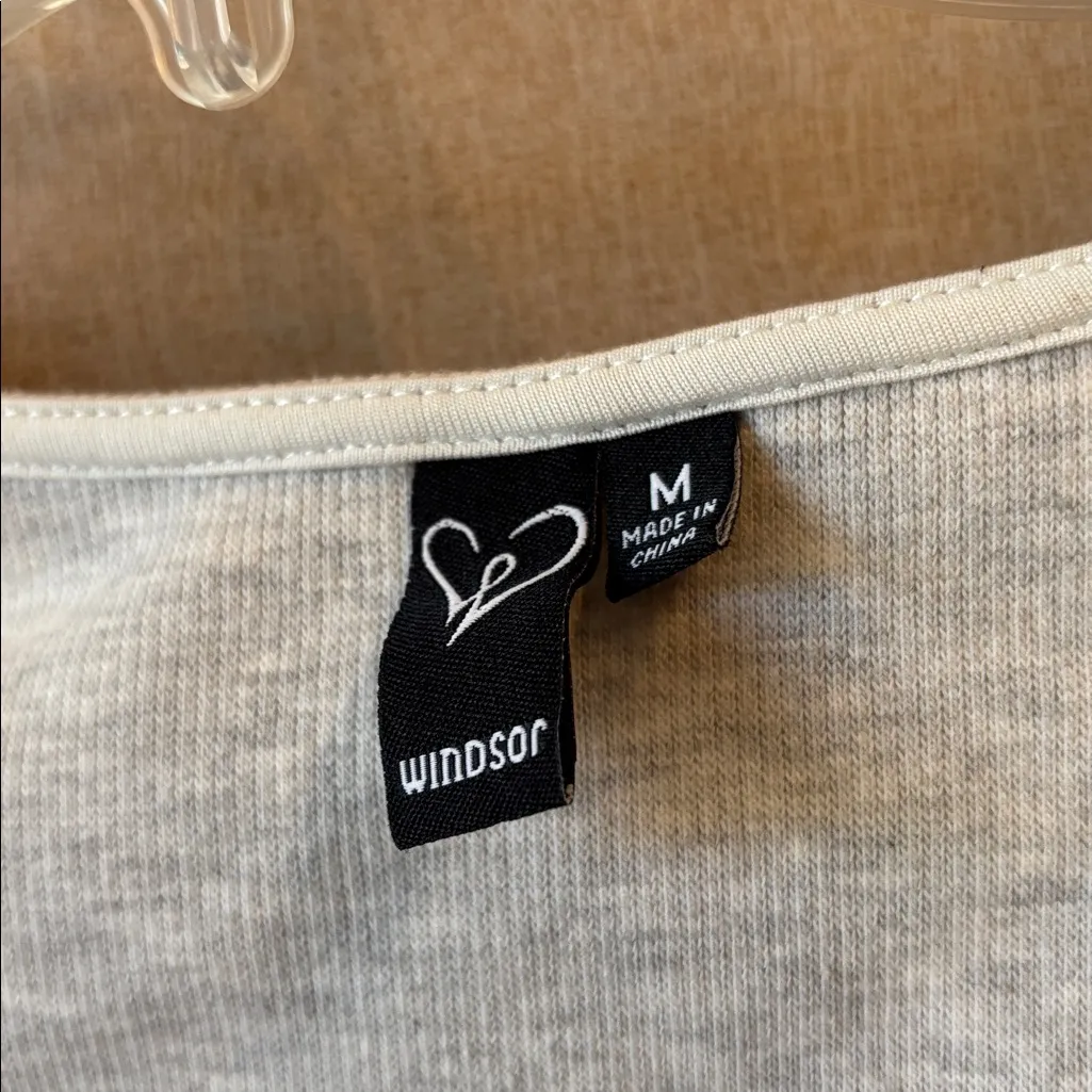 Windsor Light Gray Ribbed Crop Top with lined chest area medium - Image 3