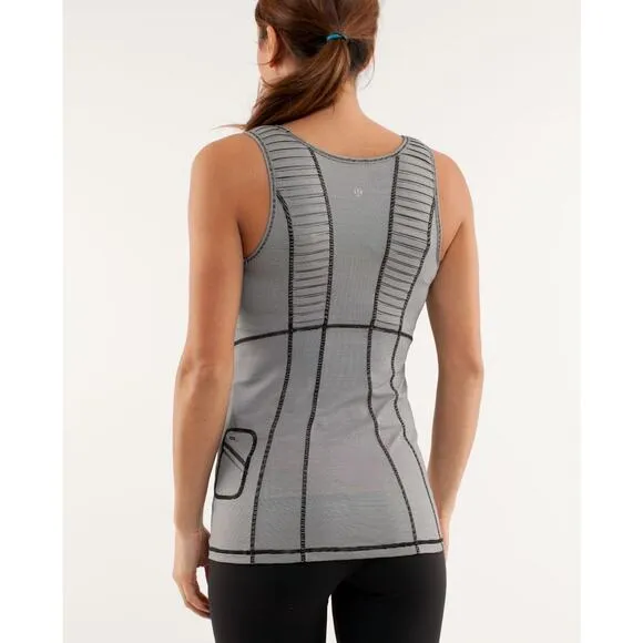 Lululemon Run: Stay On Course Tank Black Micro Stripe Top Size 4‎ - Image 2