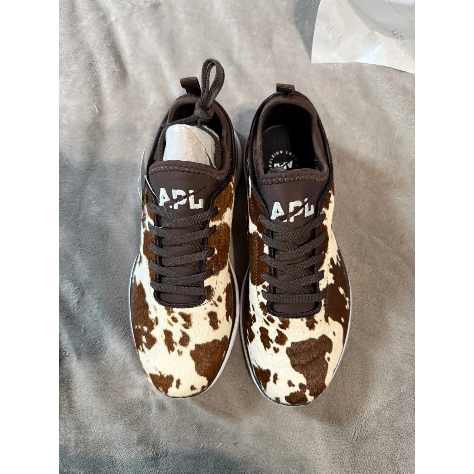 NEW APL ICONIC PHANTOM Women Sneakers Size 7.5 Athletic DEEP BROWN/ WHITE/ COW - Image 4