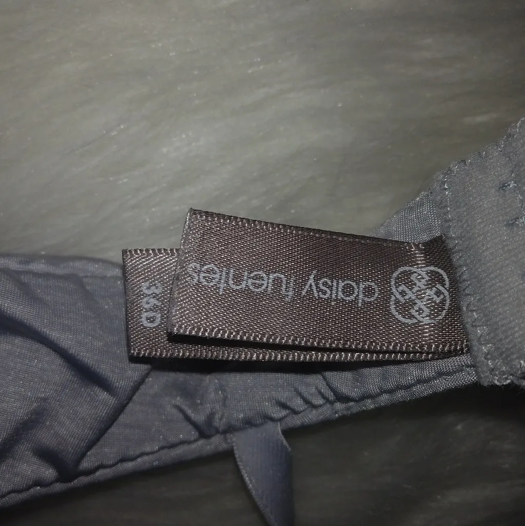 Daisy Fuentes 36D Underwire Padded Separate n Lift Bra - Image 6