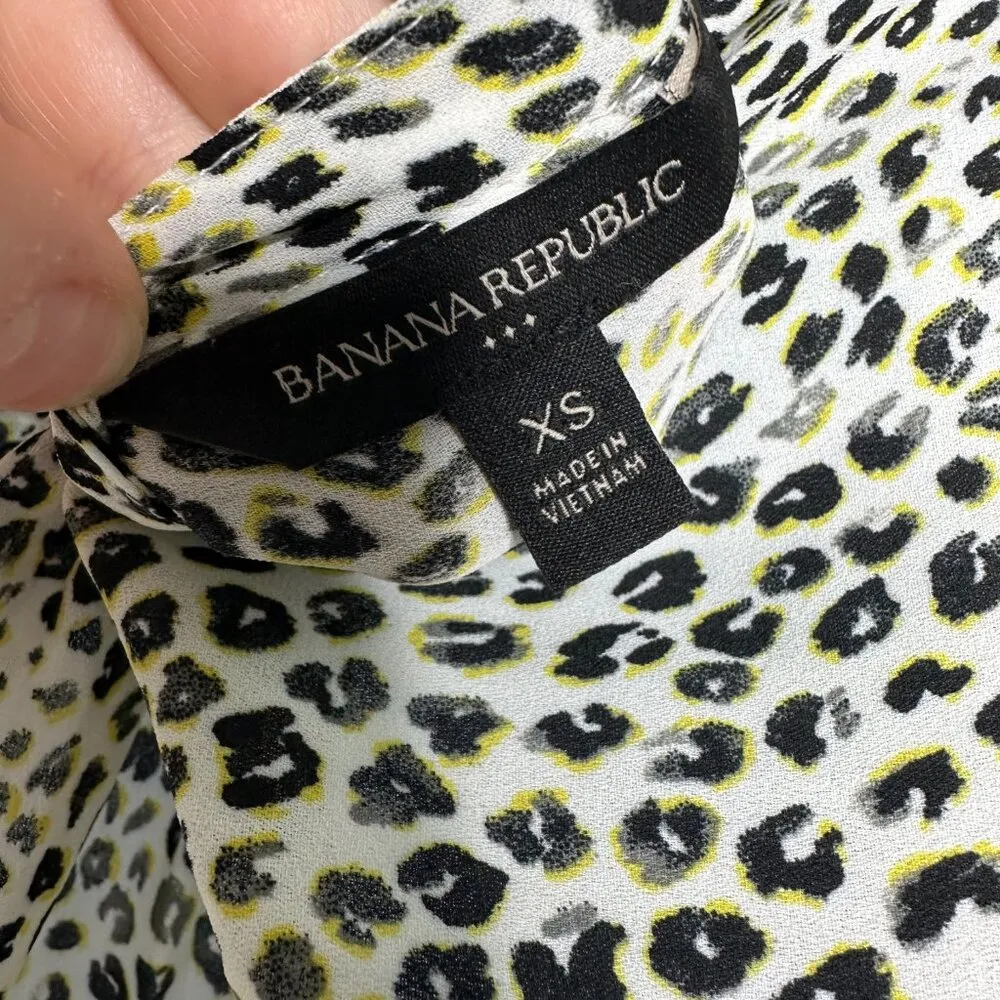 Banana Republic Multicolor Leopard Short Sleeve Blouse Women's XS - Image 4
