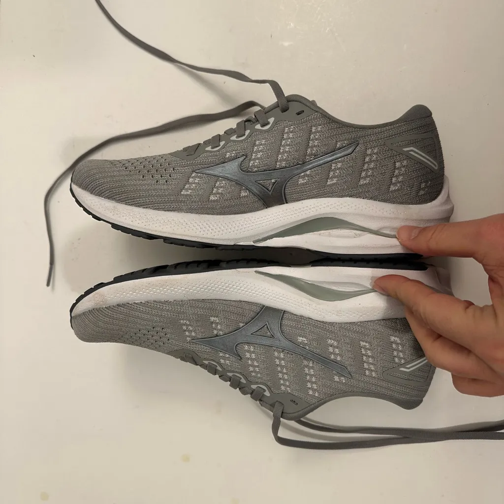 Mizuno Enerzy Wave Rider 25 Waveknit Women's Gray Lace Up Running Shoes Size 9.5 - Image 5