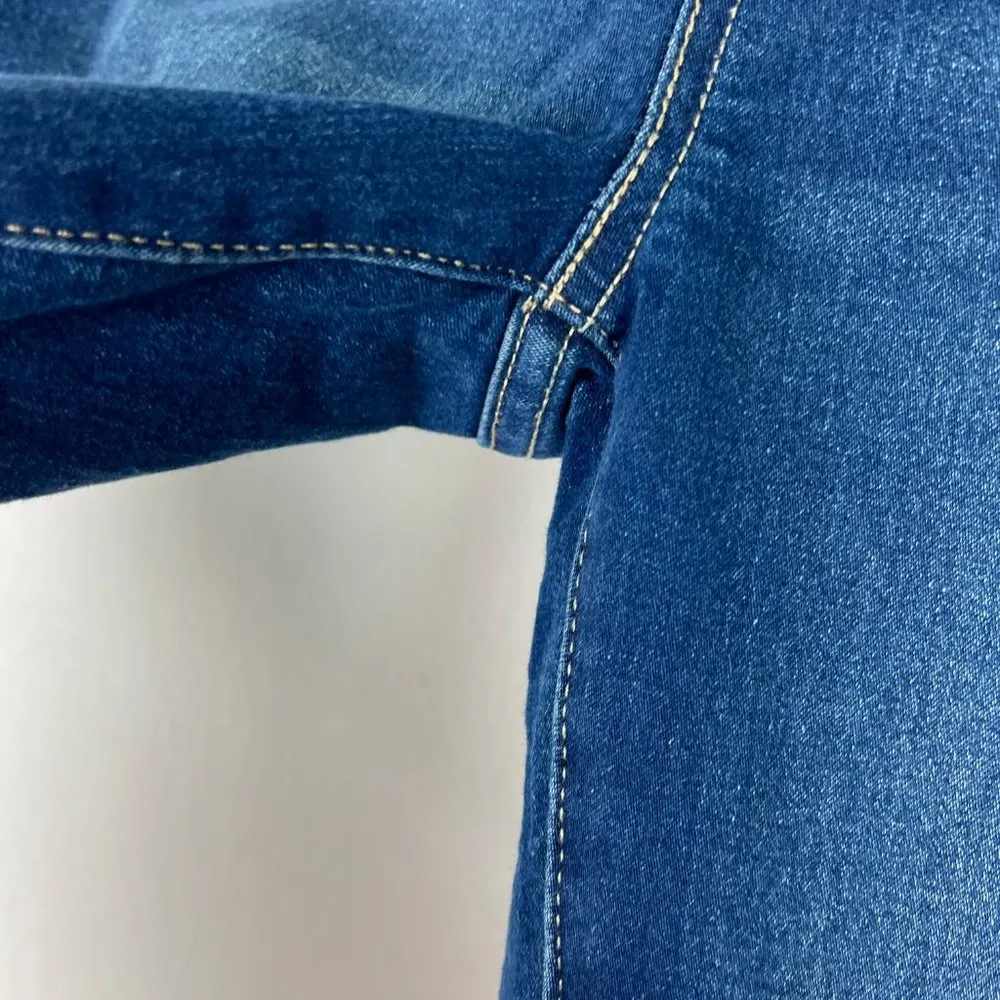 Signature by Levi Strauss Totally Shaping Pull On Skinny Jeans Pockets 26 EUC - Image 5