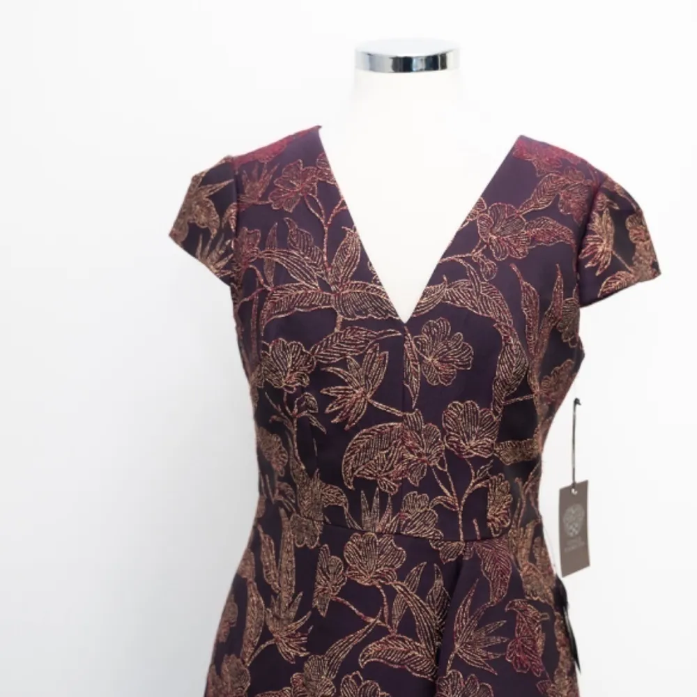 Vince Camuto. Jacquard Embroidered  Dress. - Image 8