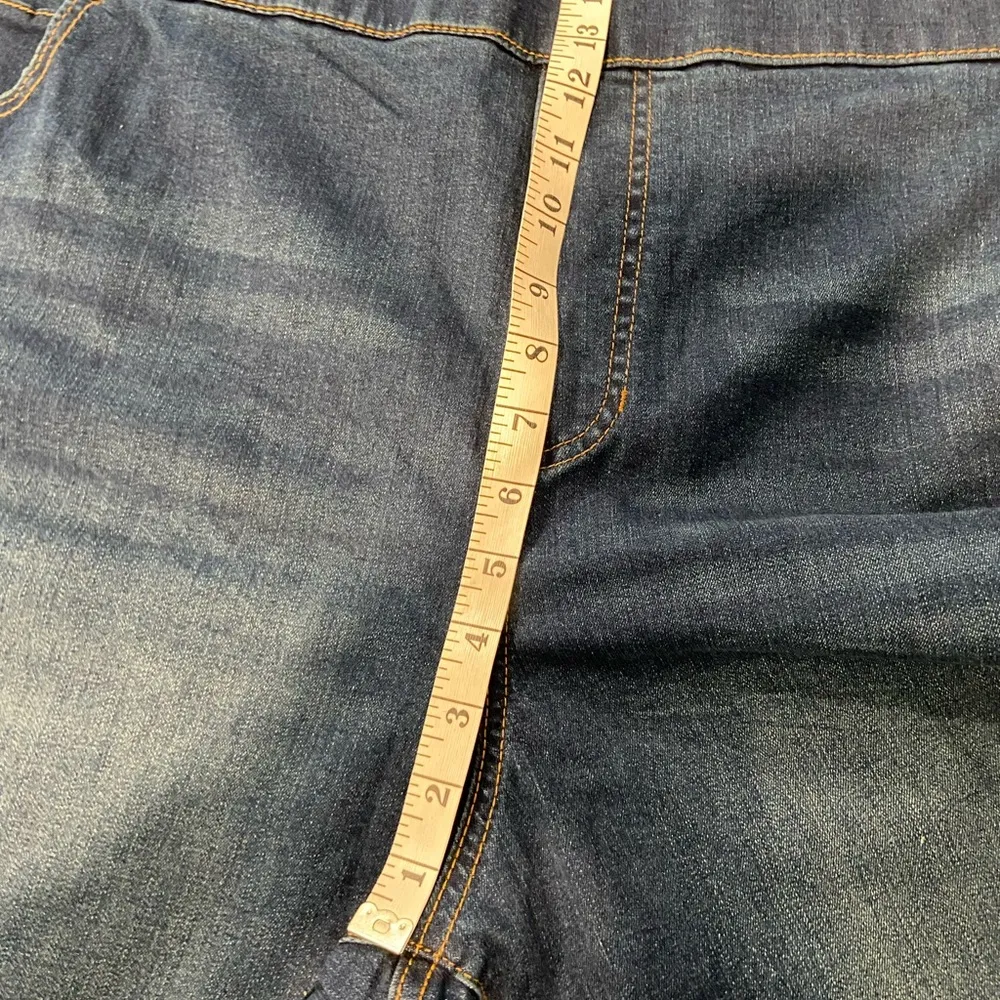 NWOT Terra & Sky Size 4X Elastic Waist Split Hem Dark Wash Denim Jean Shorts - Image 7